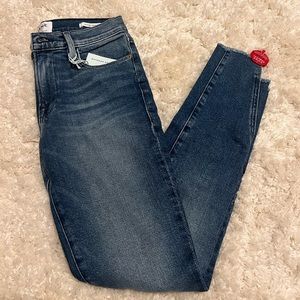 Frame jeans. Brand new never worn. Red tag can be removed at home